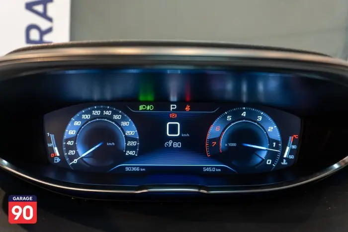 Peugeot 5008 2020 - صورة 10