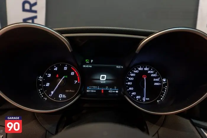 Alfa Romeo Giulia 2021 - صورة 11