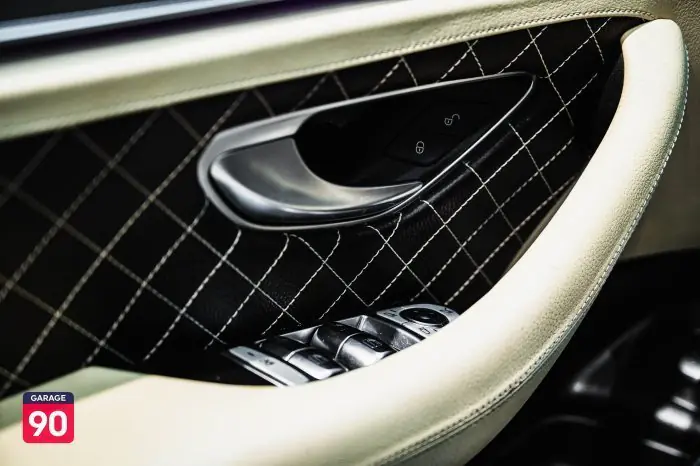 Mercedes-Benz E200 2019 - صورة 19