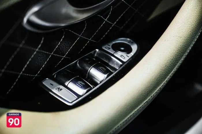 Mercedes-Benz E200 2019 - صورة 18