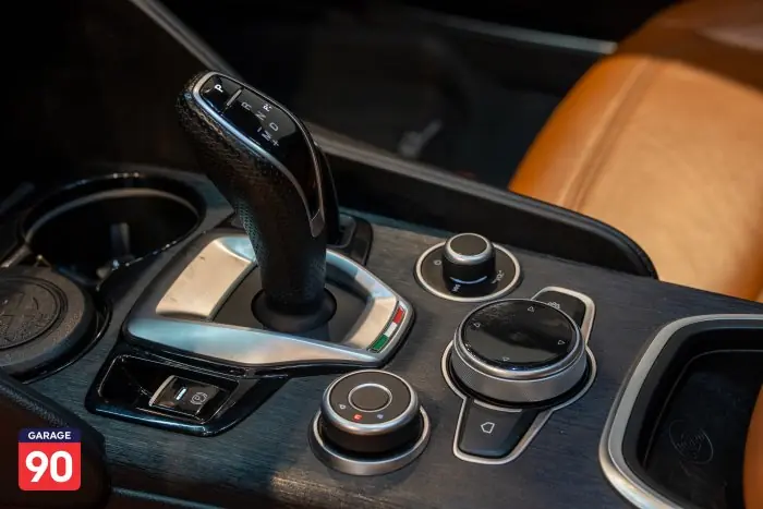 Alfa Romeo Giulia 2021 - صورة 14