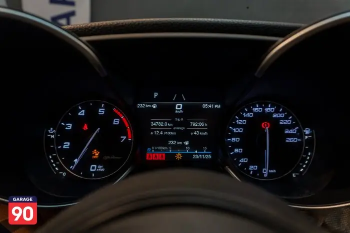 Alfa Romeo Giulia 2021 - صورة 11