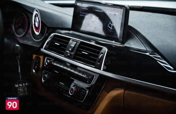 bmw 318i 2018 - صورة 9