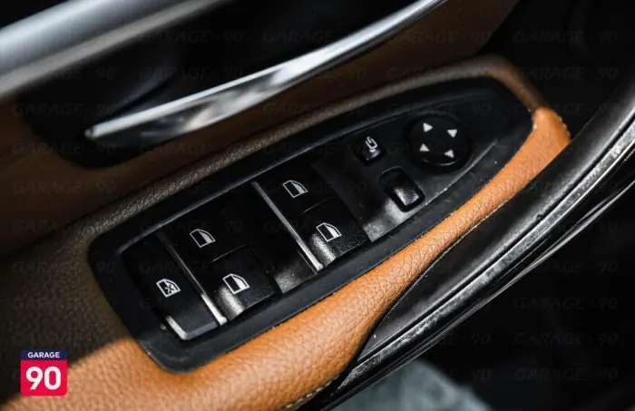 bmw 318i 2018 - صورة 13