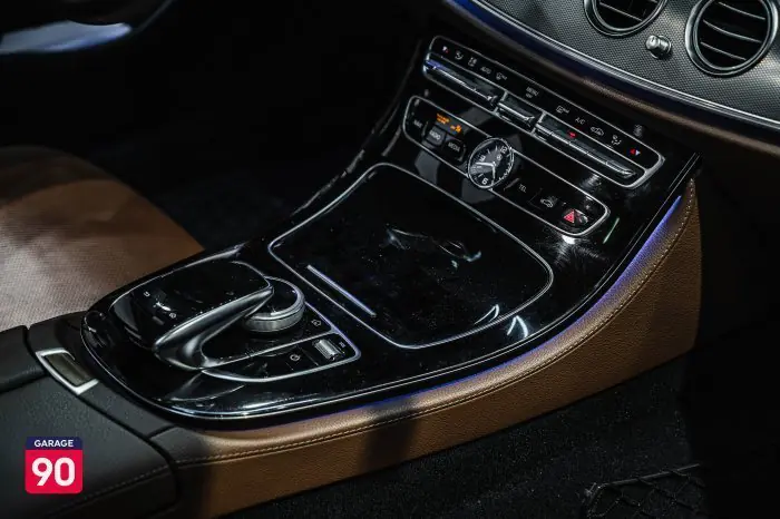Mercedes-Benz E200 2017 - صورة 16