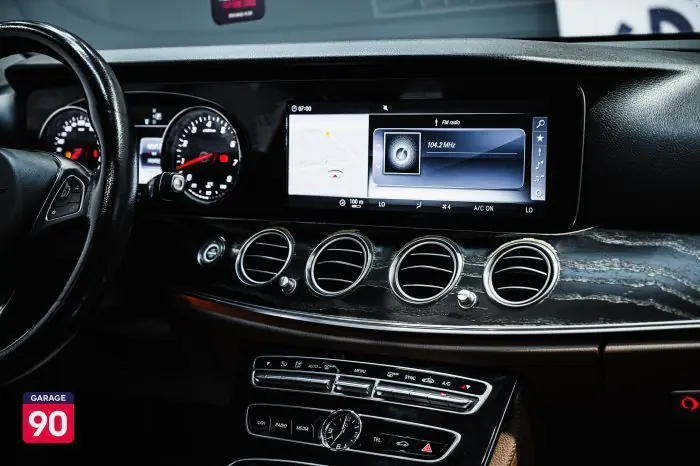 Mercedes-Benz E180 2018 - صورة 17