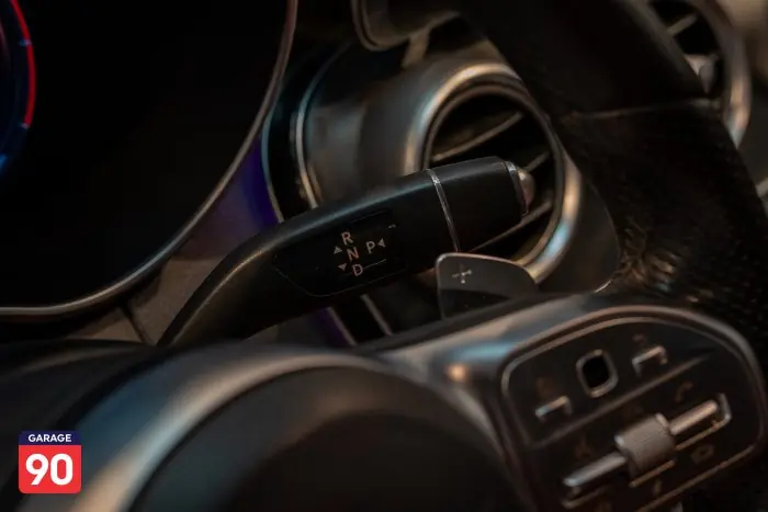 Mercedes-Benz C200 2019 - صورة 18