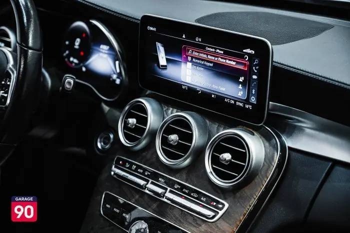 Mercedes-Benz C200 2019 - صورة 14