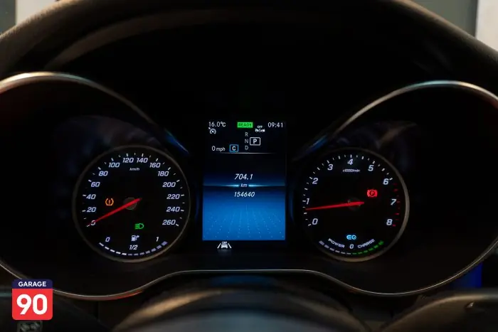 Mercedes-Benz C200 2020 - صورة 10