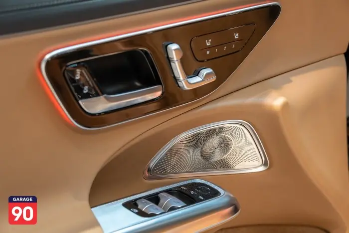 Mercedes-Benz E200 2024 - صورة 17