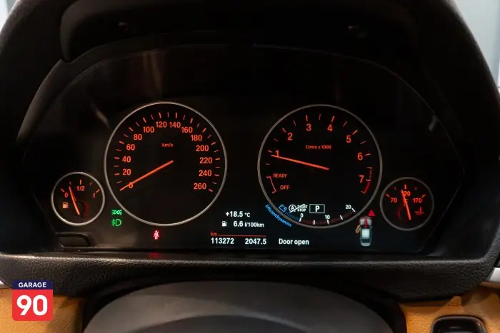 bmw 318i 2019 - صورة 9