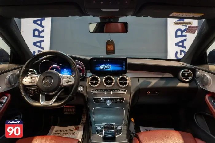 Mercedes-Benz C300 2020 - صورة 12