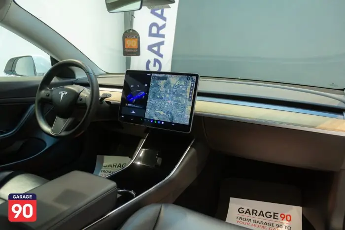 Tesla Model 3 2020 - صورة 11