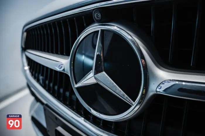 Mercedes-Benz C180 2023 - صورة 8