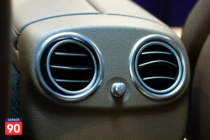 Mercedes-Benz E200 2022 - صورة 18