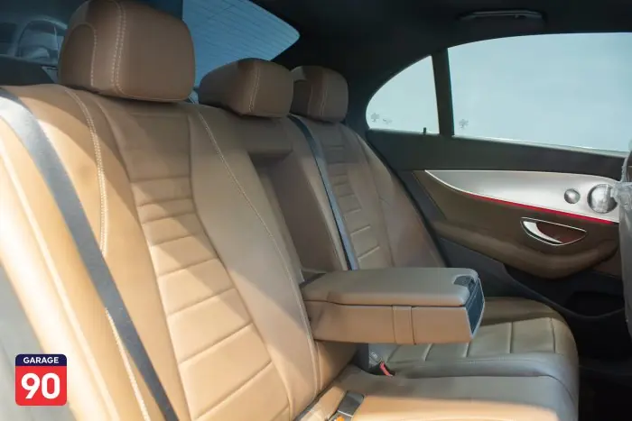 Mercedes-Benz E200 2020 - صورة 16