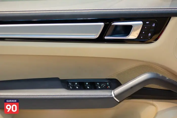 Porsche Cayenne 2023 - صورة 19