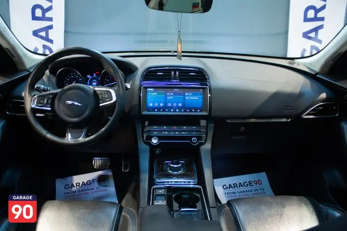 Jaguar F-PACE 2019 - صورة 11