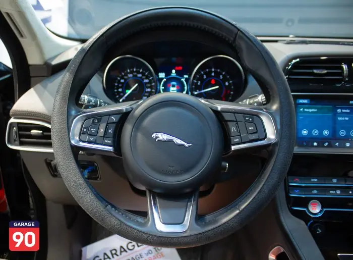 Jaguar E-PACE 2019 - صورة 12