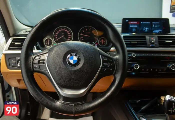 bmw 318i 2018 - صورة 10